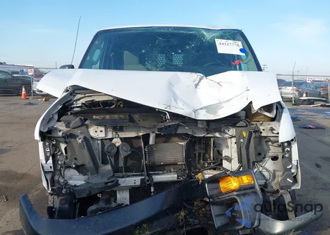 2011 Ford E-250 Commercial z USA, uszkodzony, nr VIN 1FTNE2ELXBDA16272